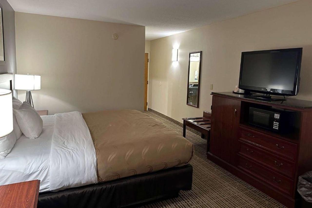 Baymont By Wyndham South Bend Near Notre Dame Exterior foto
