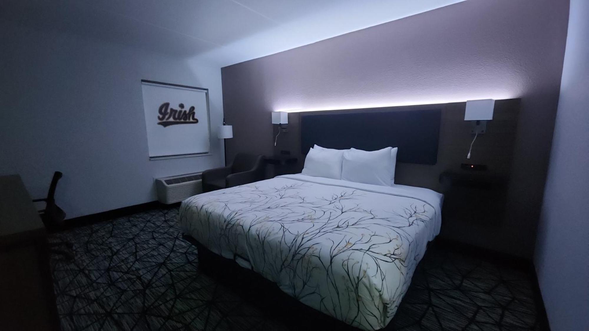 Baymont By Wyndham South Bend Near Notre Dame Exterior foto