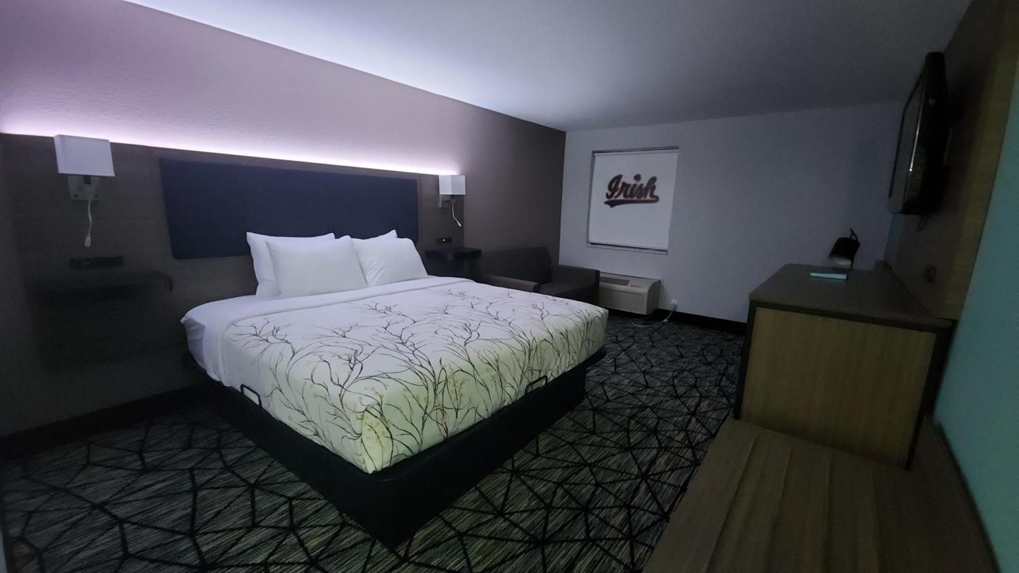 Baymont By Wyndham South Bend Near Notre Dame Exterior foto