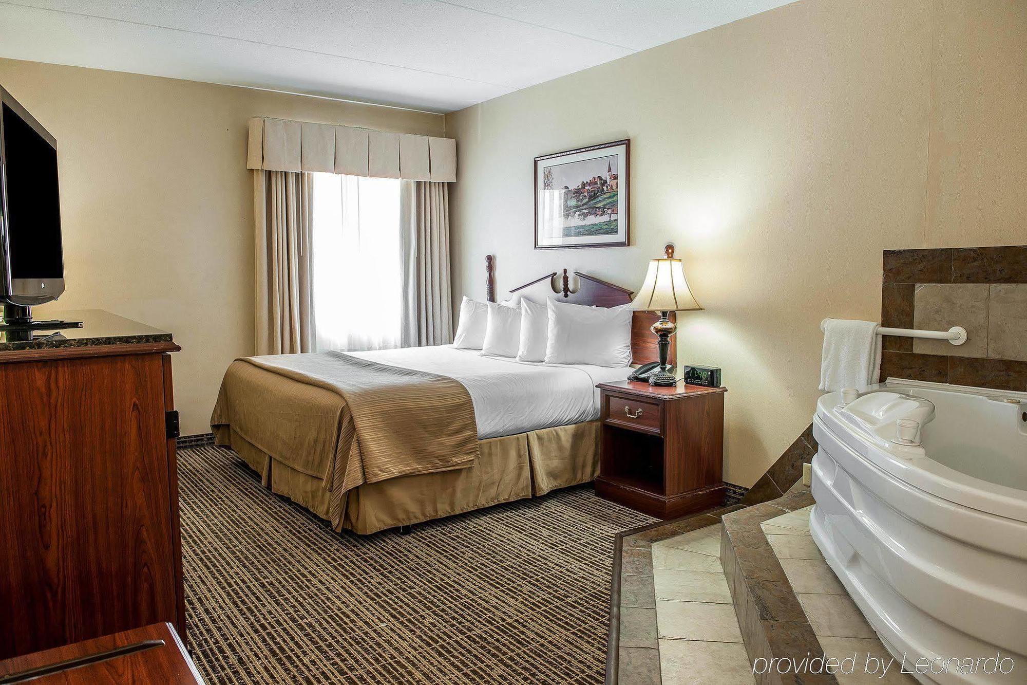 Baymont By Wyndham South Bend Near Notre Dame Exterior foto